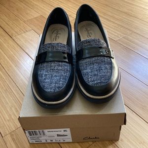 Clarks - Sharon Gracie - black size 8 - leather upper